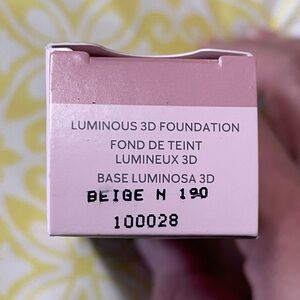 Mary Kay Luminous 3D Foundations Beige N 190, NIB, Free Samples w/purchase!